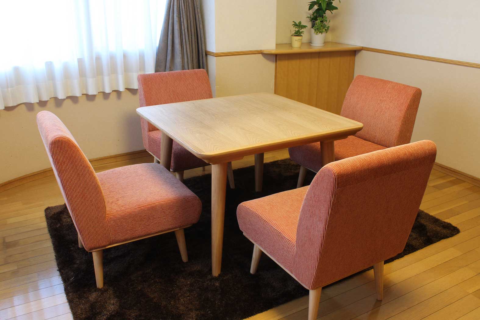 http://xn--28jyap8775bpyc0p8i.net/images/dining-kotatsu_pno%20%283%29.JPG