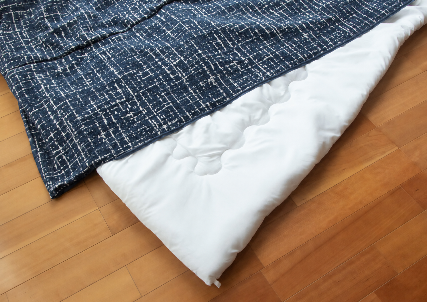 https://xn--28jyap8775bpyc0p8i.net/licht-navy-cover.png